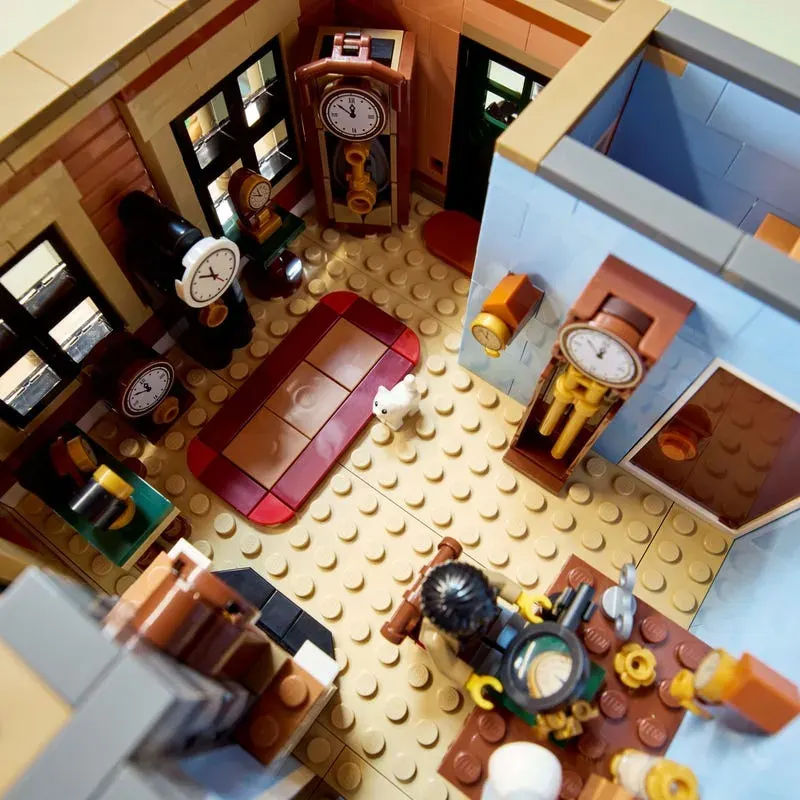 LEGO La maison d'angle de style Tudor, vue de détail 3
