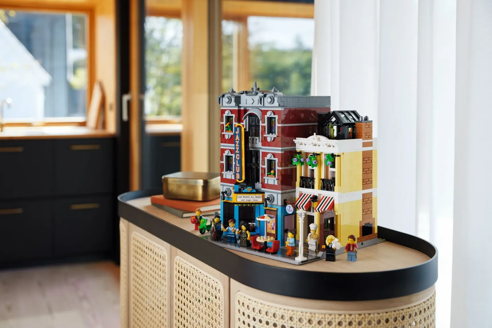 LEGO Jazz Club (10312) completamente montato