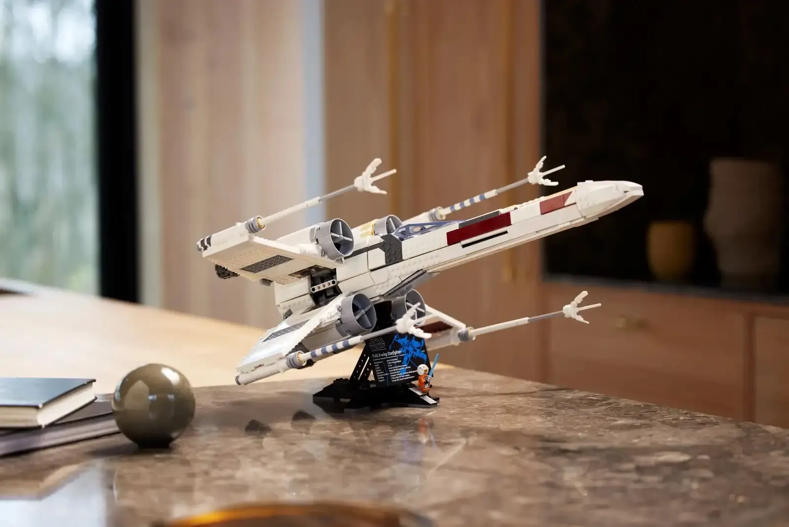 LEGO Star Wars X-Wing Starfighter™ (75355) completamente montato