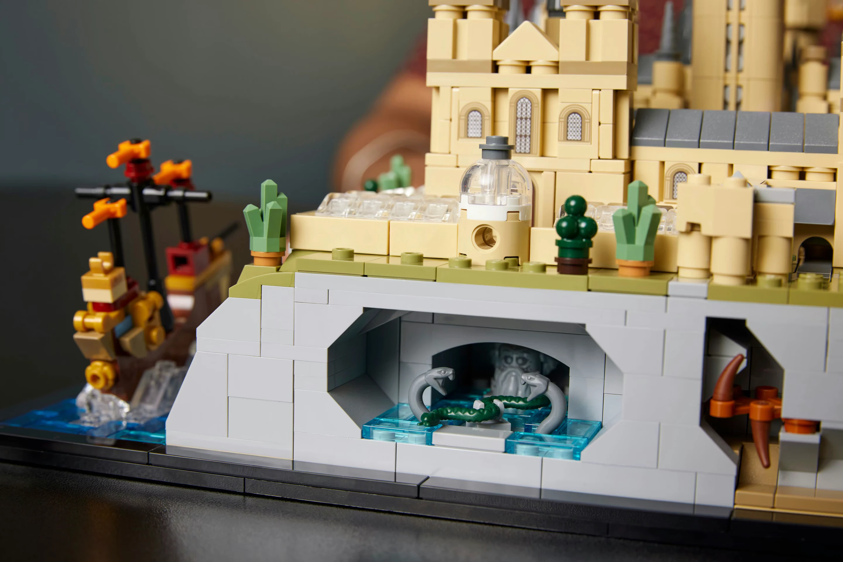 Schloss Hogwarts™ mit Schlossgelände Detail Gallerie