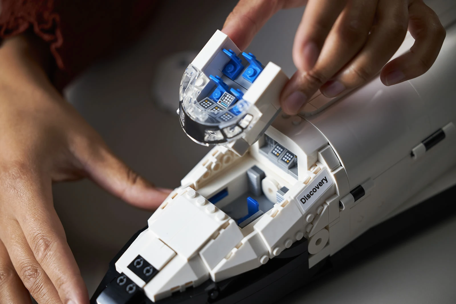 NASA Space Shuttle Discovery Detail Gallerie